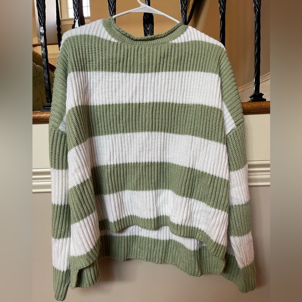 green pacsun sweater